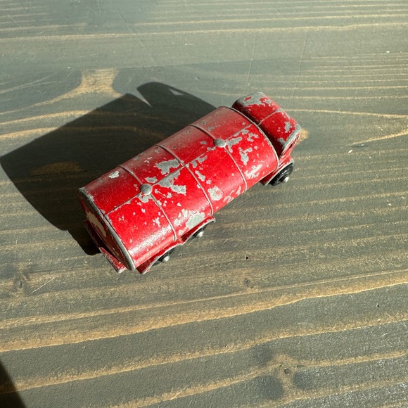 Vintage metal Matchbox Petrol tanker
Serial #11 - Picture 7 of 7